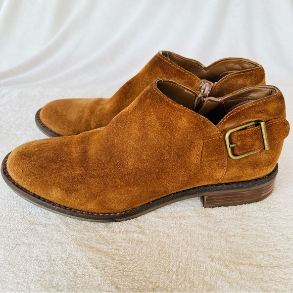 CLARKS CAMZIN SUEDE BUCKLE LOAFERS  SHOOTIES CHESTNUT BROWN SIZE 7.5 - Picture 2 of 12